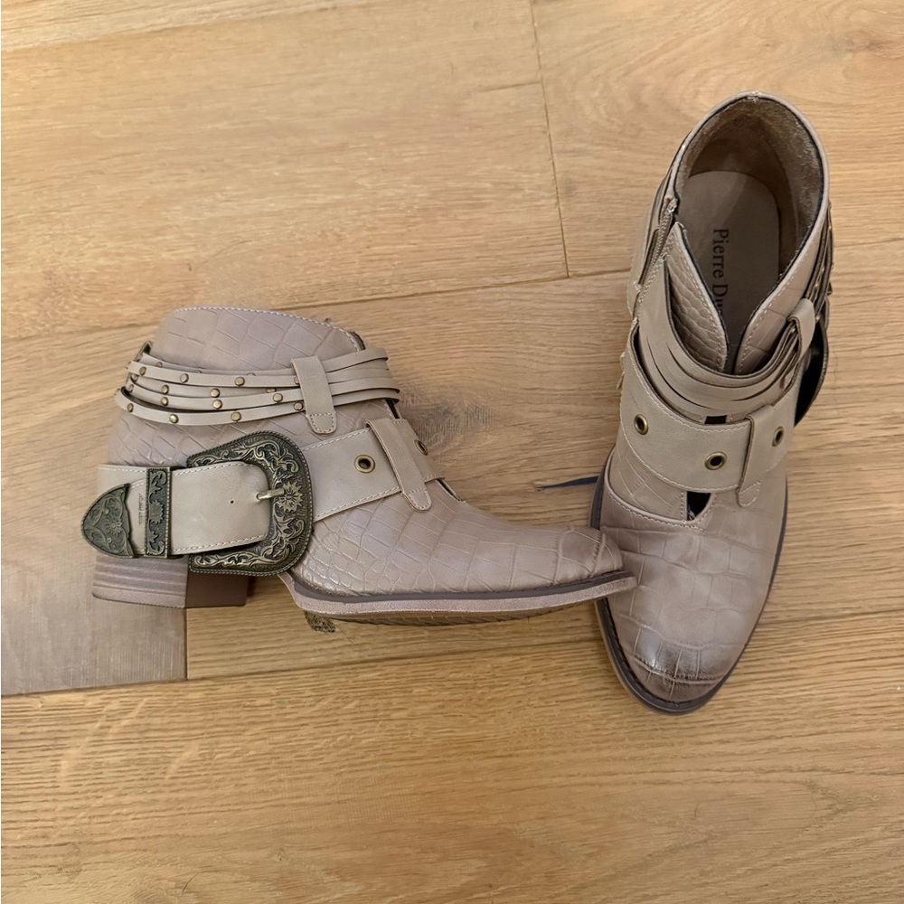 Pierre Dumas Western Bootie 6.5